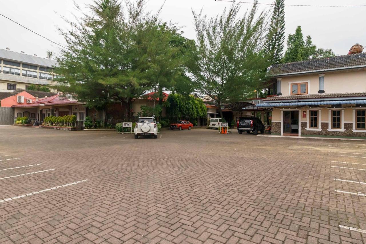 RedDoorz Plus @ Setiabudi Medan 4 Sunggal Zewnętrze zdjęcie